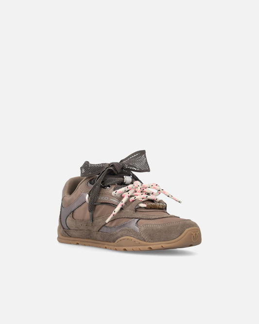 Sneakers with double laces and logo details