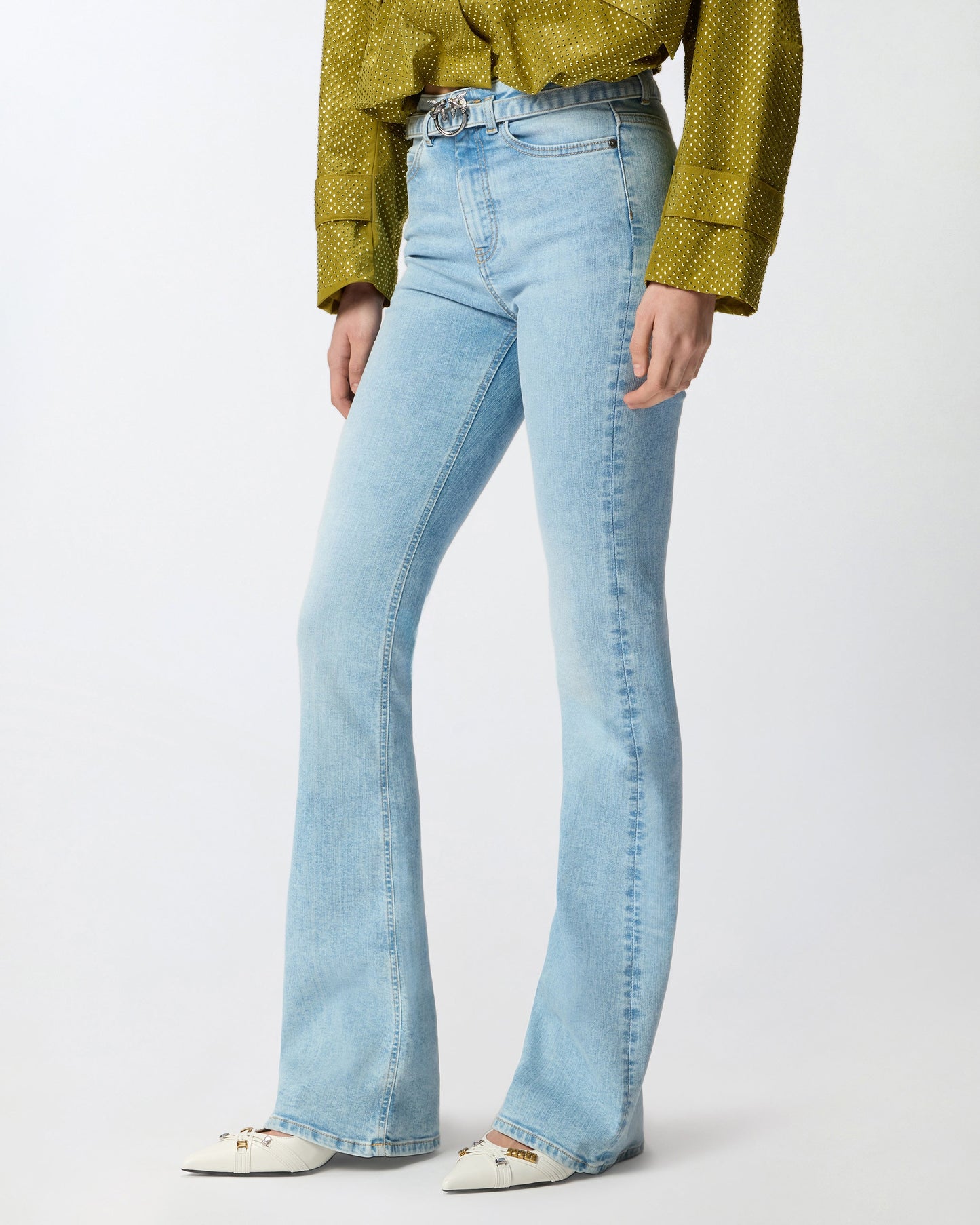 Light jeans with belt and Love Birds buckle