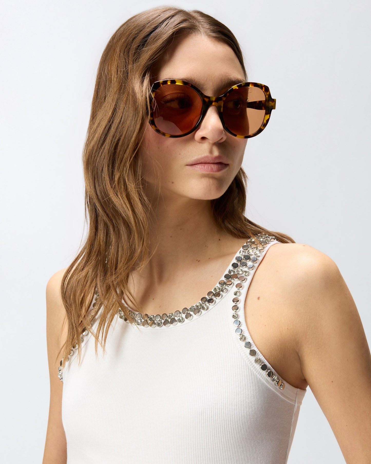 Ribbed top with bejewelled embellishment
