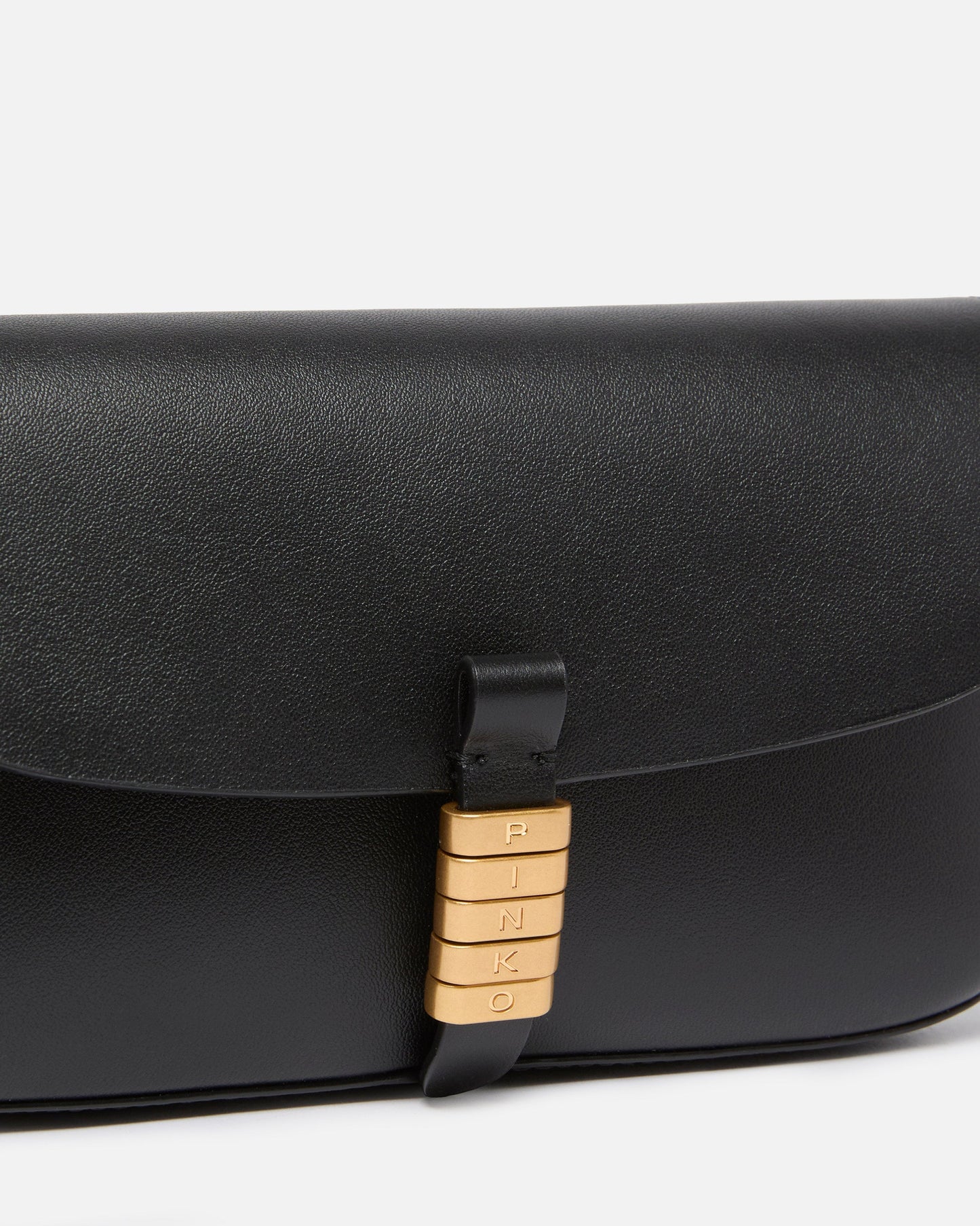 Saddle Flat medium shoulder bag in leather