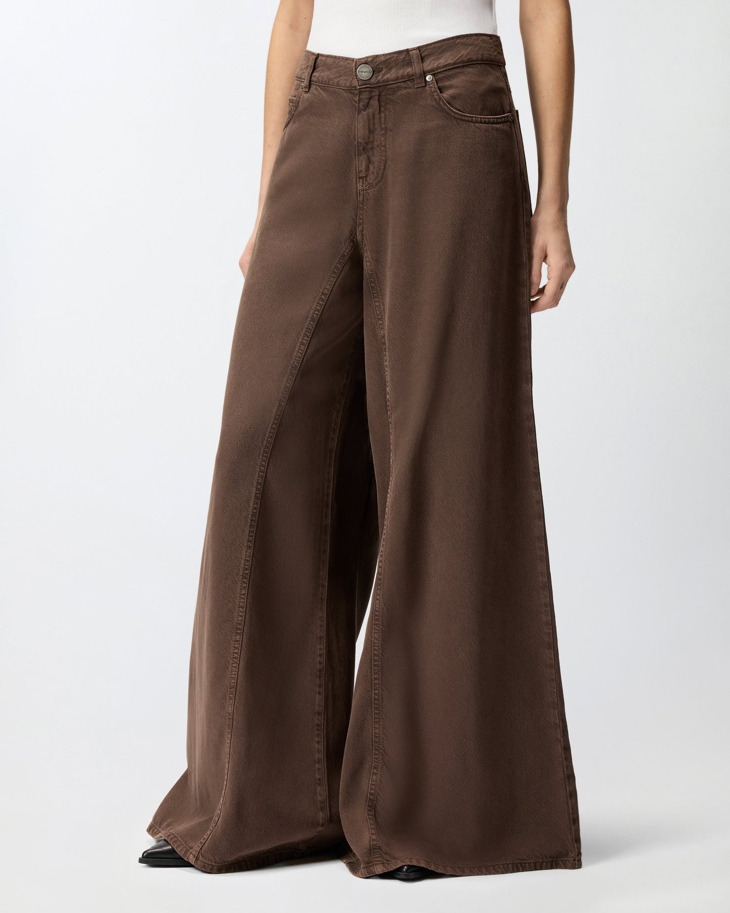 Super-wide-leg jeans