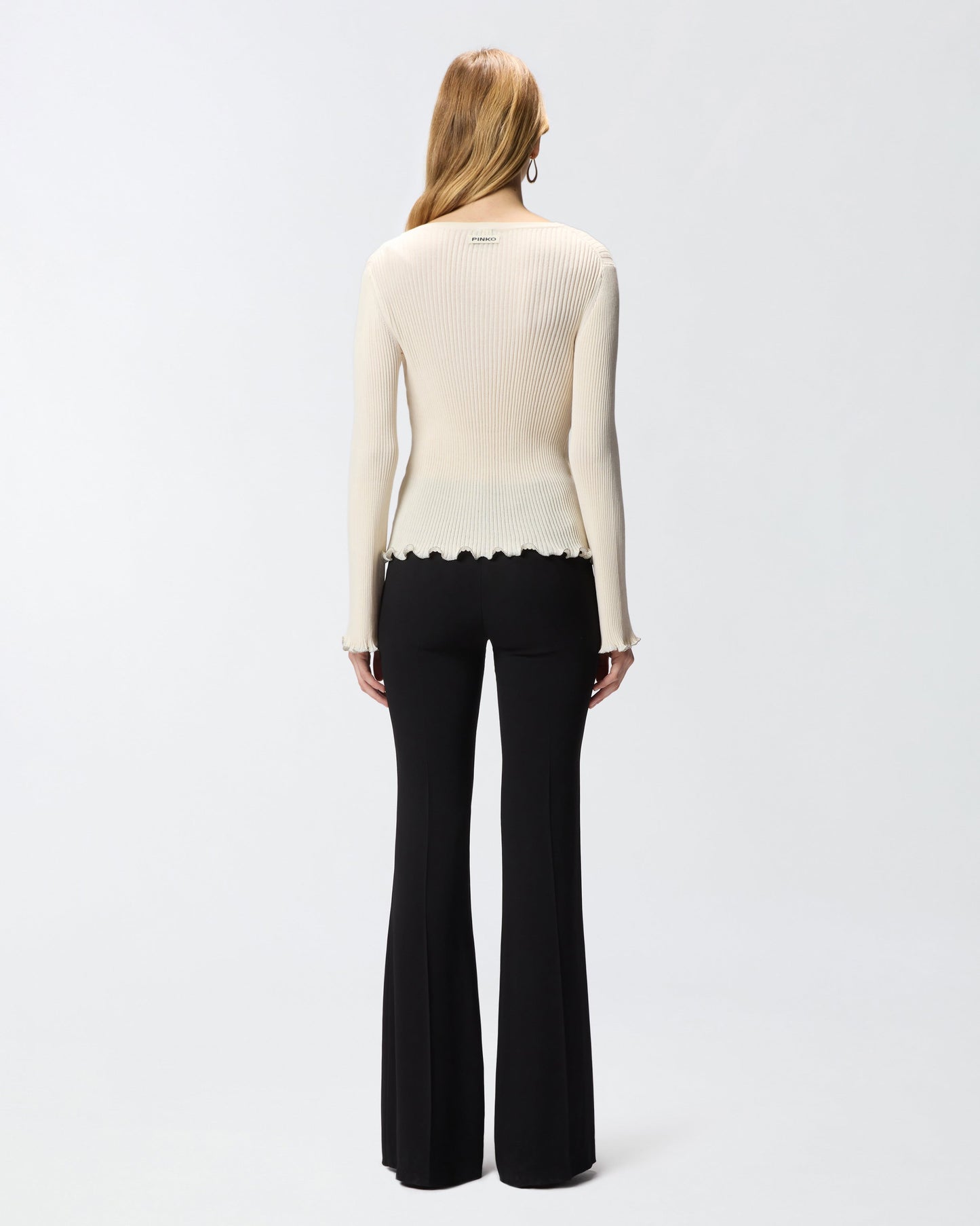 Ribbed sweater with jewel edges