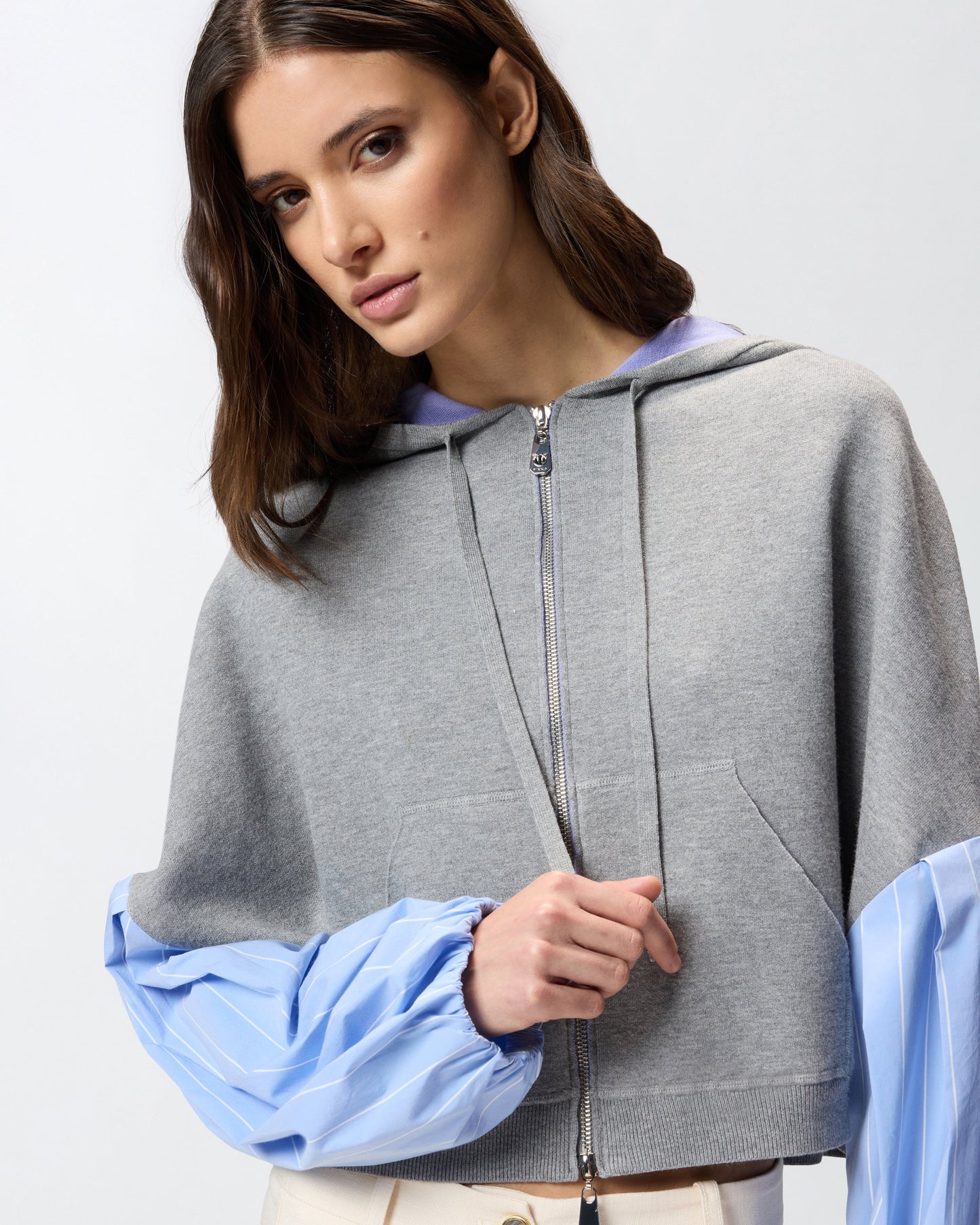 Sweatshirt with shirt insert