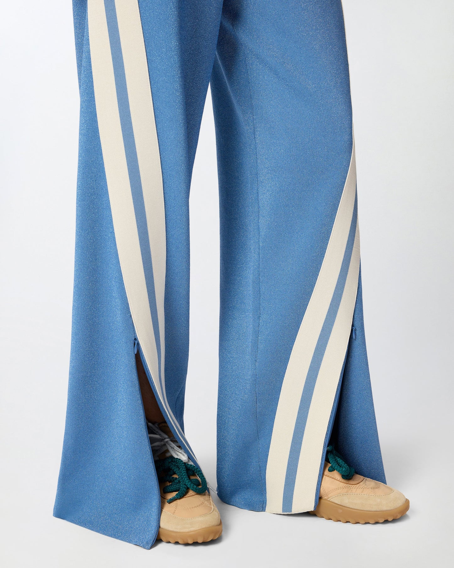 Sporty trousers with bands