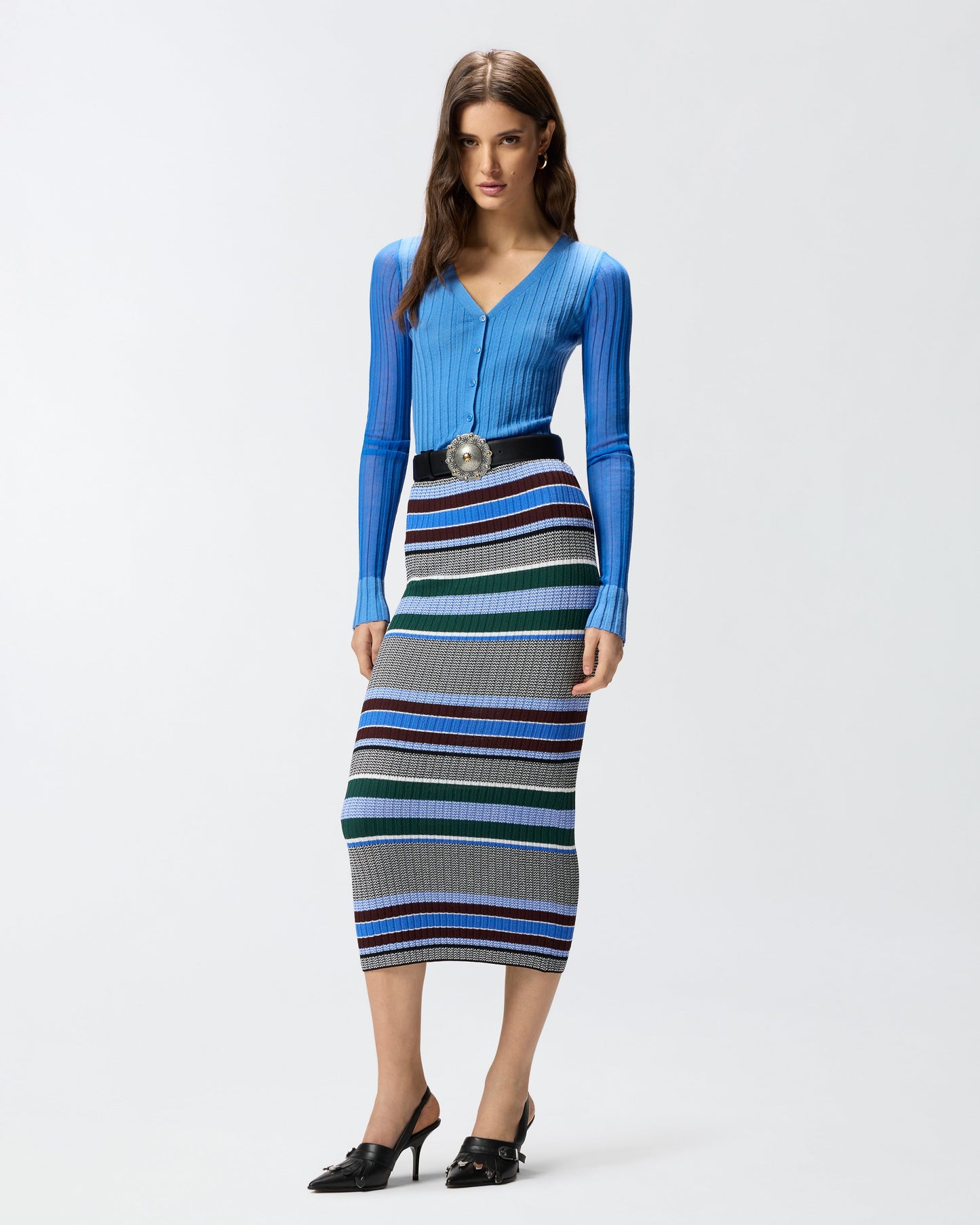 Calf-length striped knit slim-fit skirt