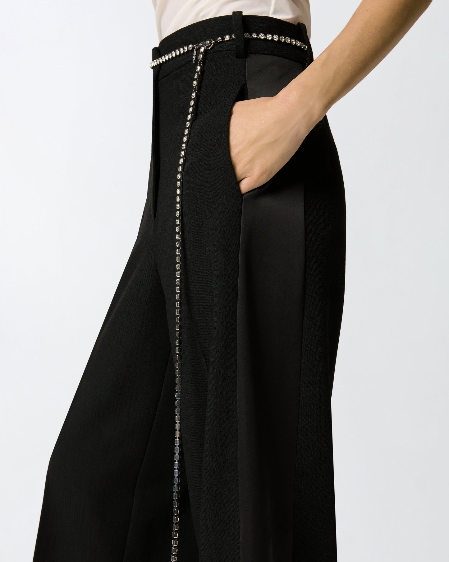 Trousers with jewel belt