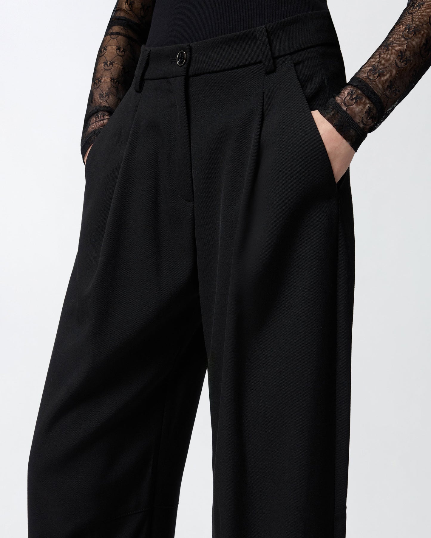 Flowing balloon trousers