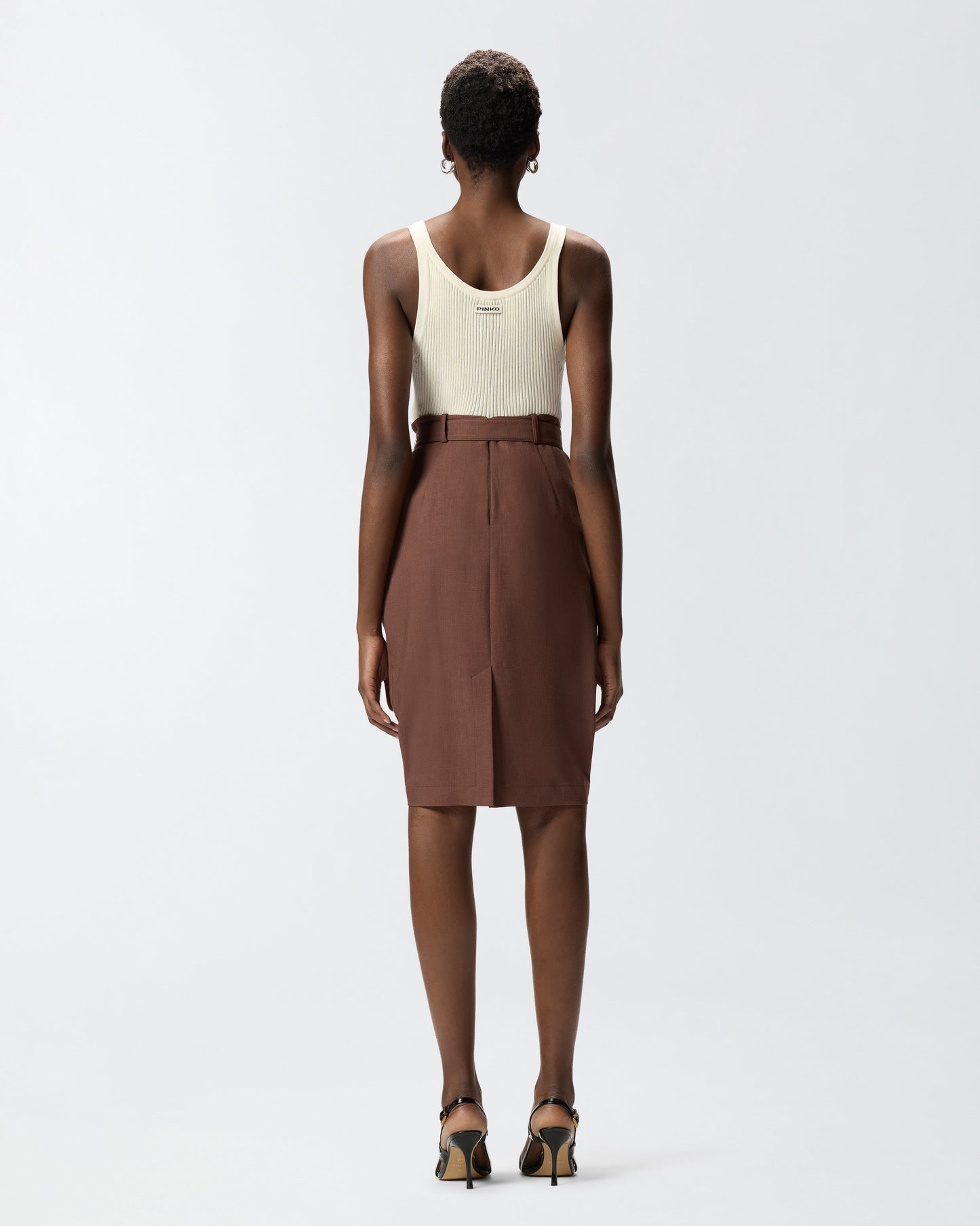 Slim-fitting calf-length skirt with belt