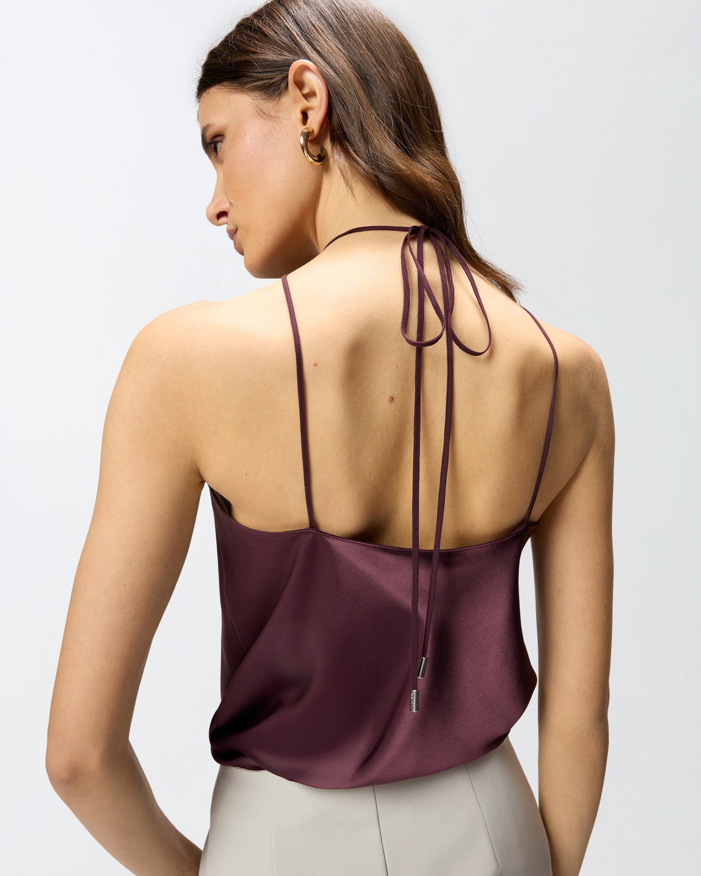 Top in satin with halterneck
