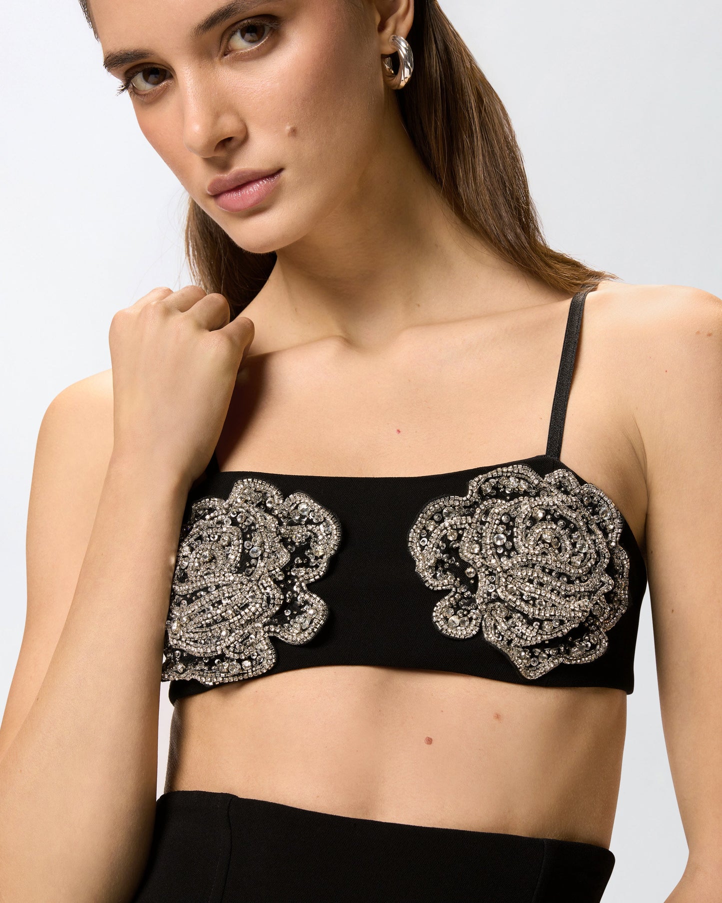 Bra with embroidered jewel rose