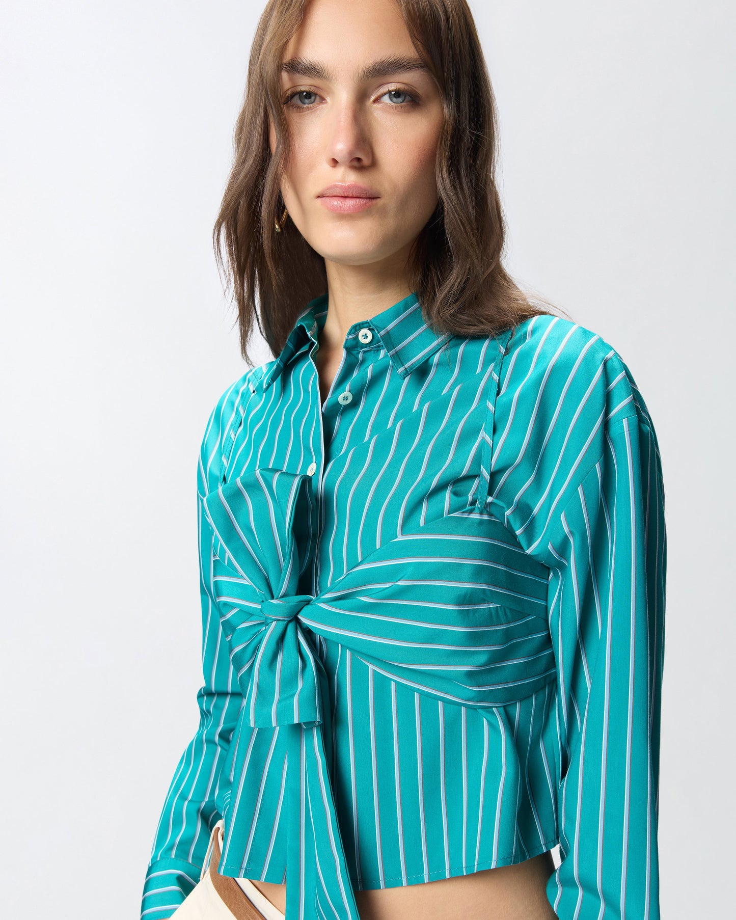 Striped cropped shirt with bow
