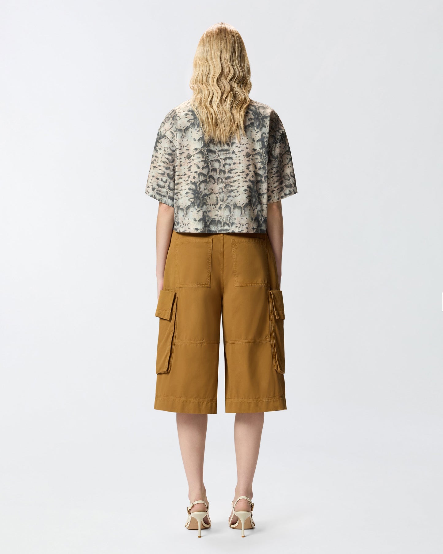 Cargo Bermuda shorts with rivets