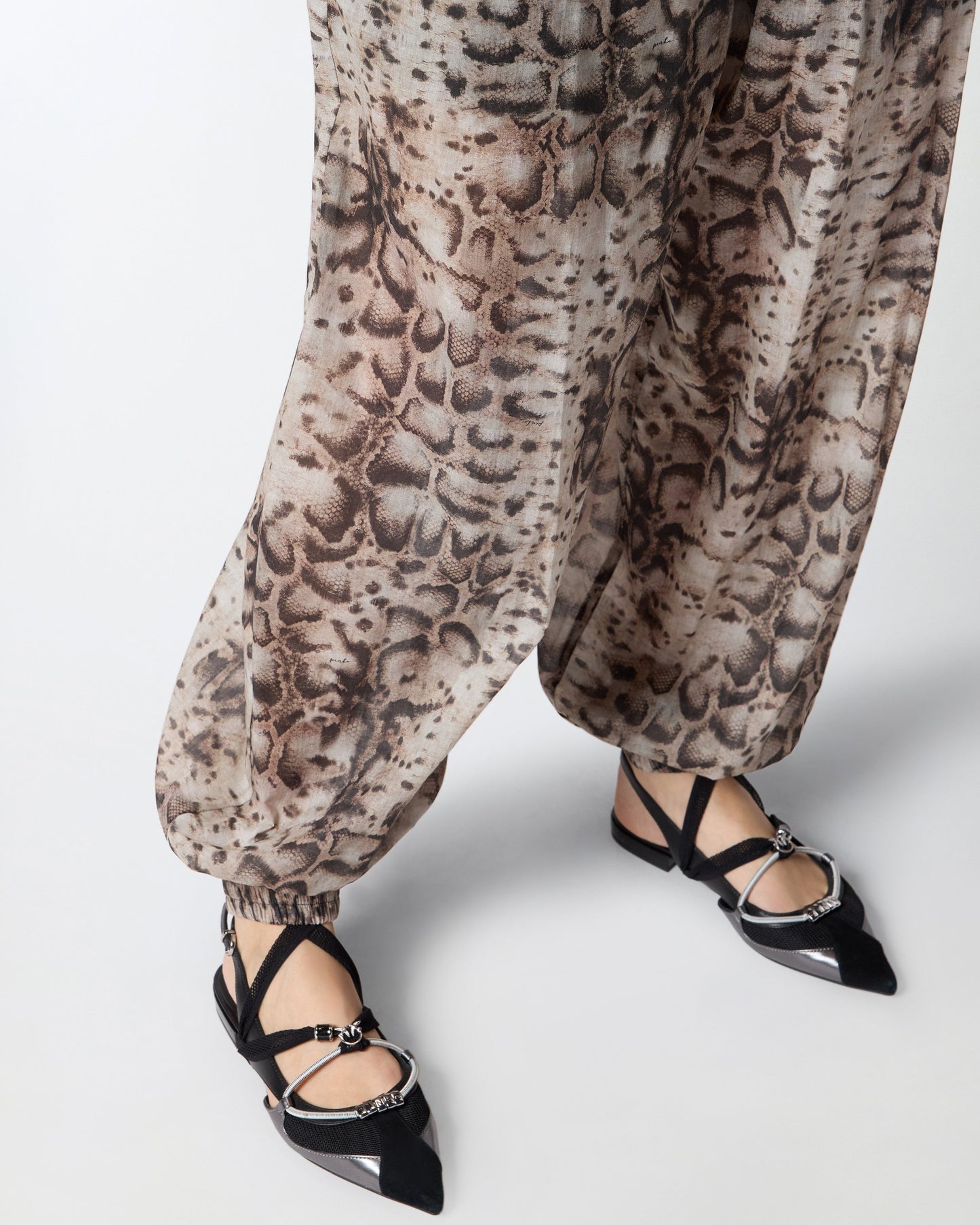 Wide-leg trousers with snake print
