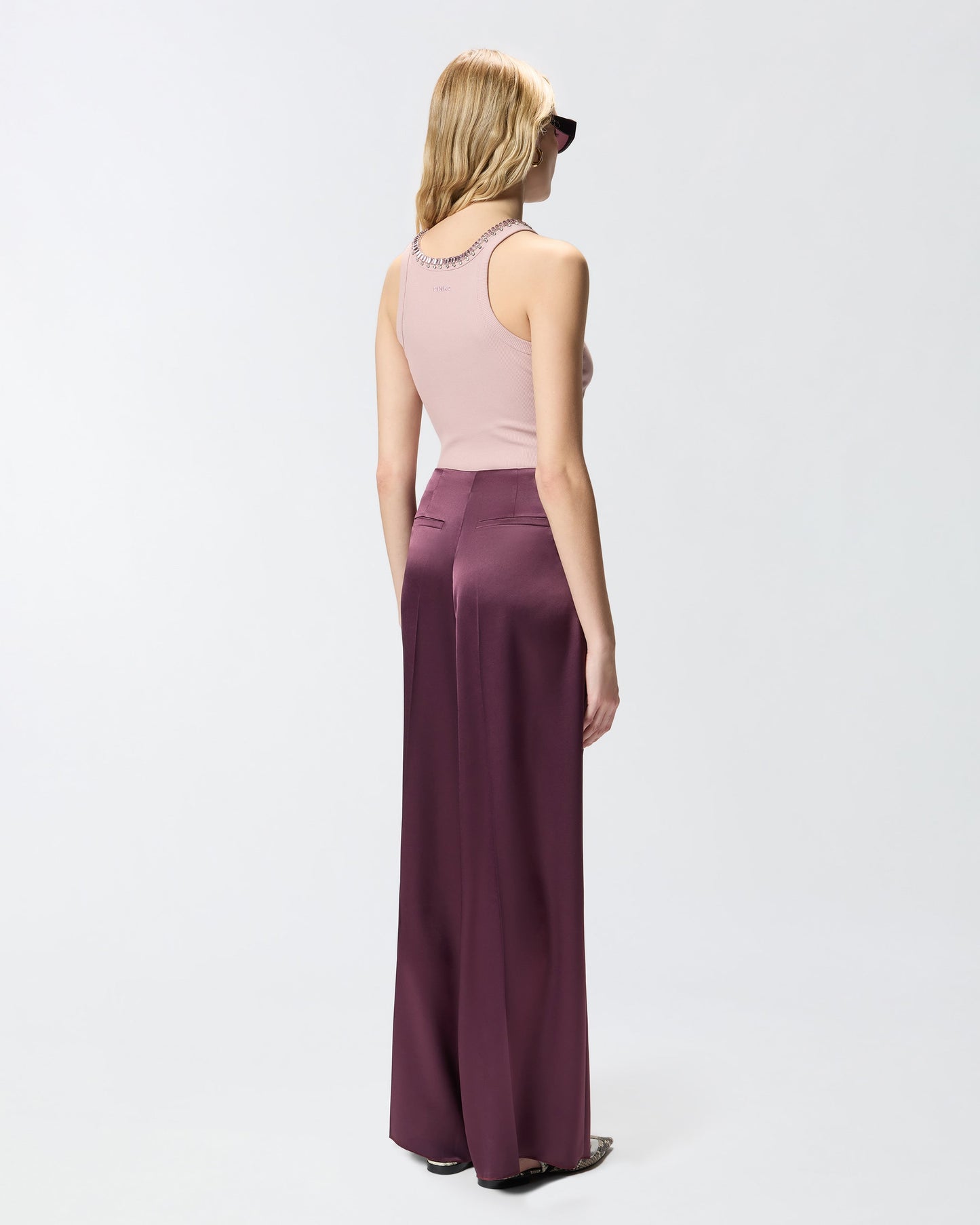 Ribbed top with bejewelled embellishment