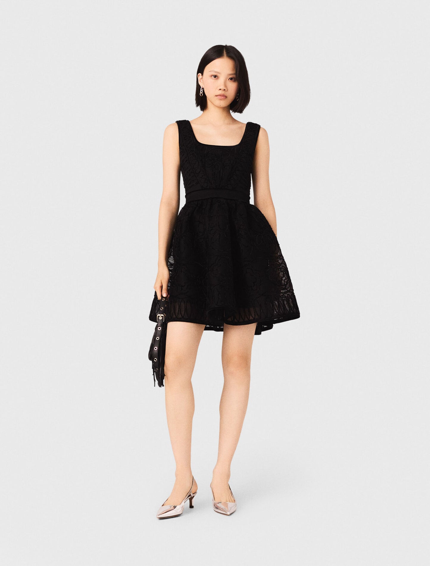 Short embroidered basket knit dress